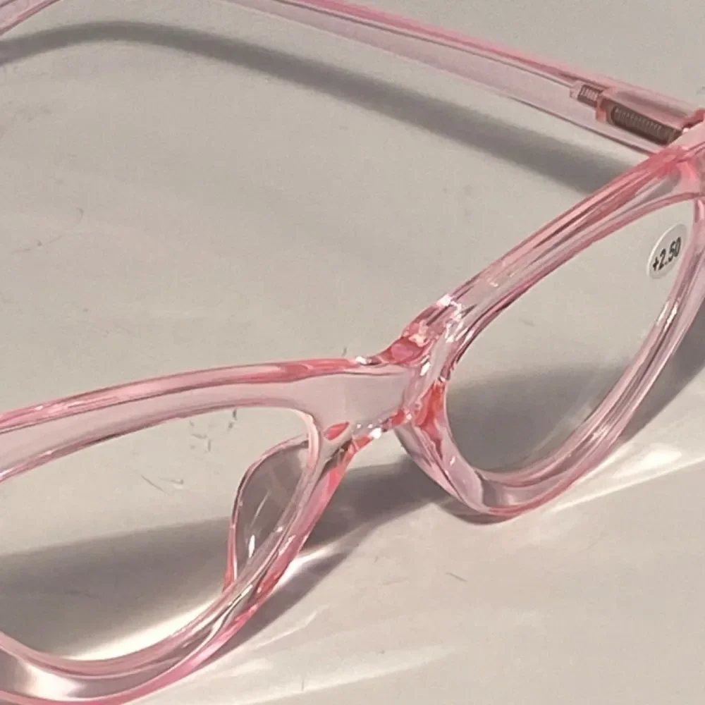 1129 Emma Cateye Reading Glasses 2.50 Clear Pink Readers NWT